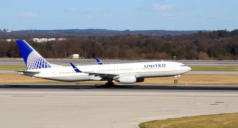 united flight ua109 diversion